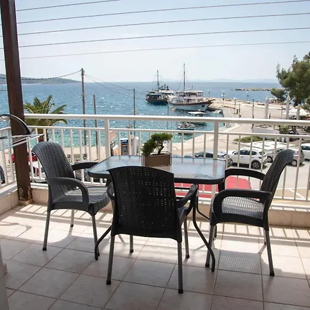 Pepas House * نيوس مارماراس