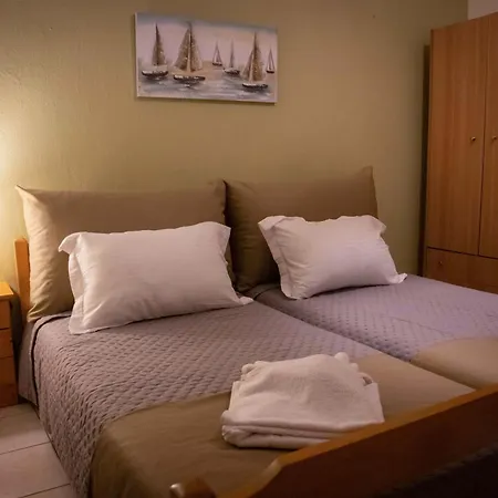 Pepas House نيوس مارماراس